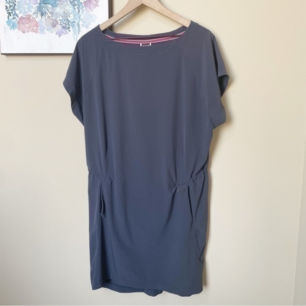 Helly Hansen Athletic Dress Size Large